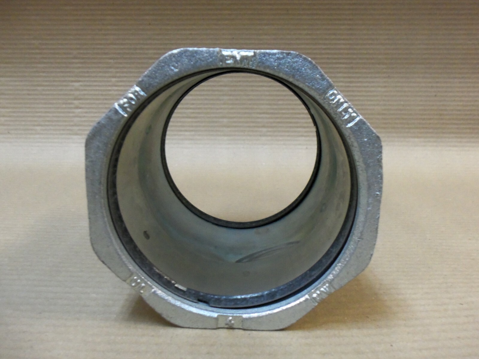 NEW COOPER CROUSE HINDS 669 4" COMPRESSION COUPLING FOR THINWALL CONDUIT "AK"