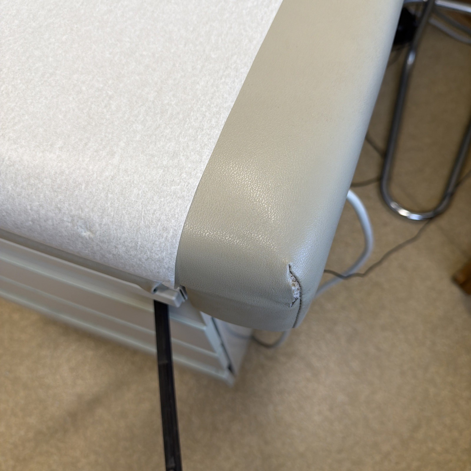 Midmark Ritter 108 Medical Examination Table
