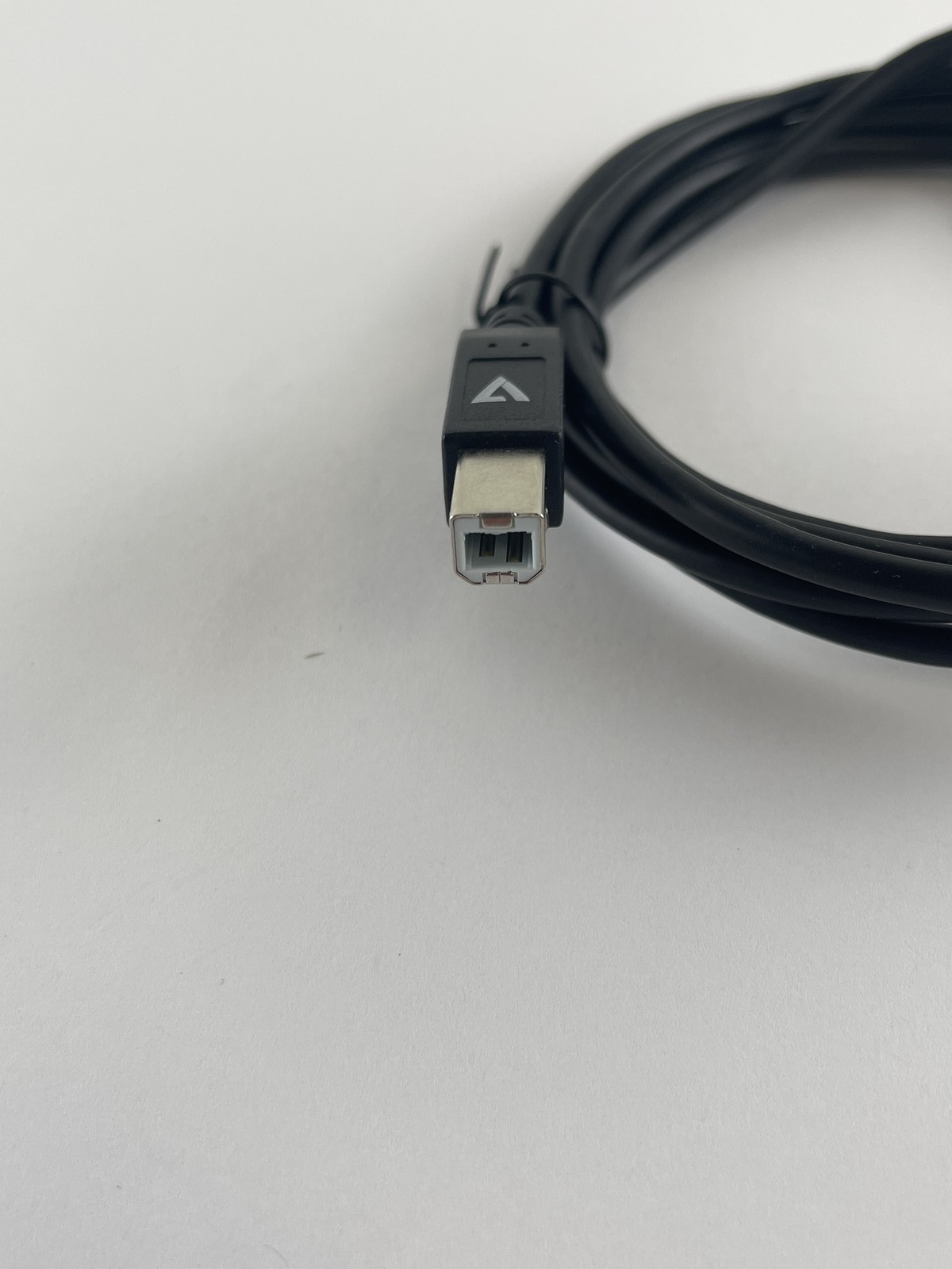 A934253 USB 2.0 Cable 6FT Type A Male