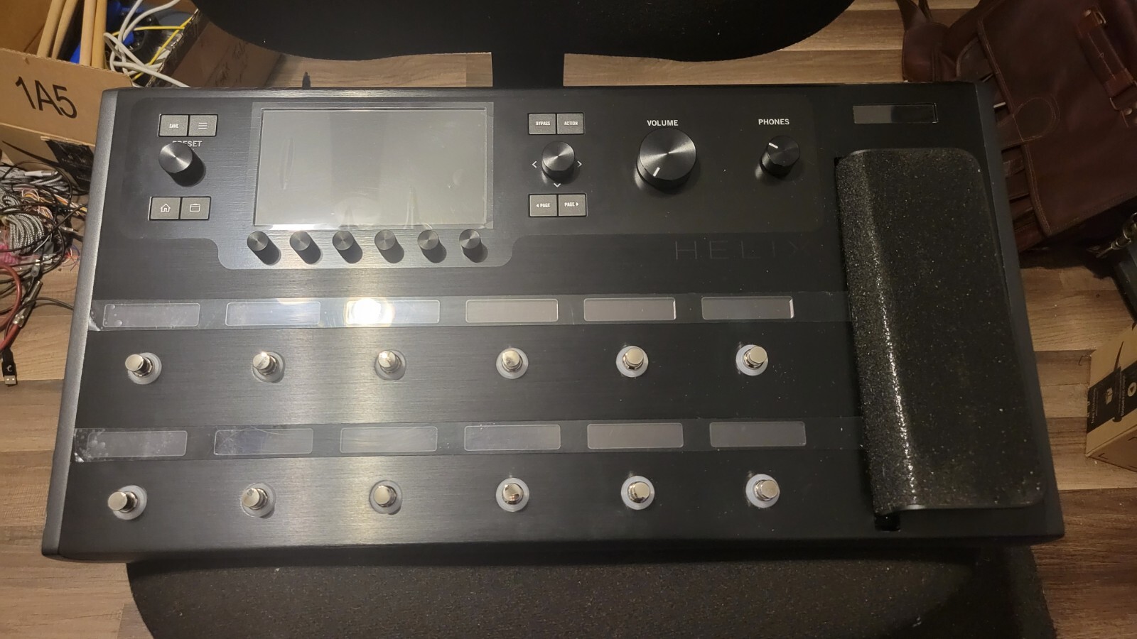 Line 6 Helix Floor W/ CASE - Electric Guitar Multi-Effects Pedal Floor Processor