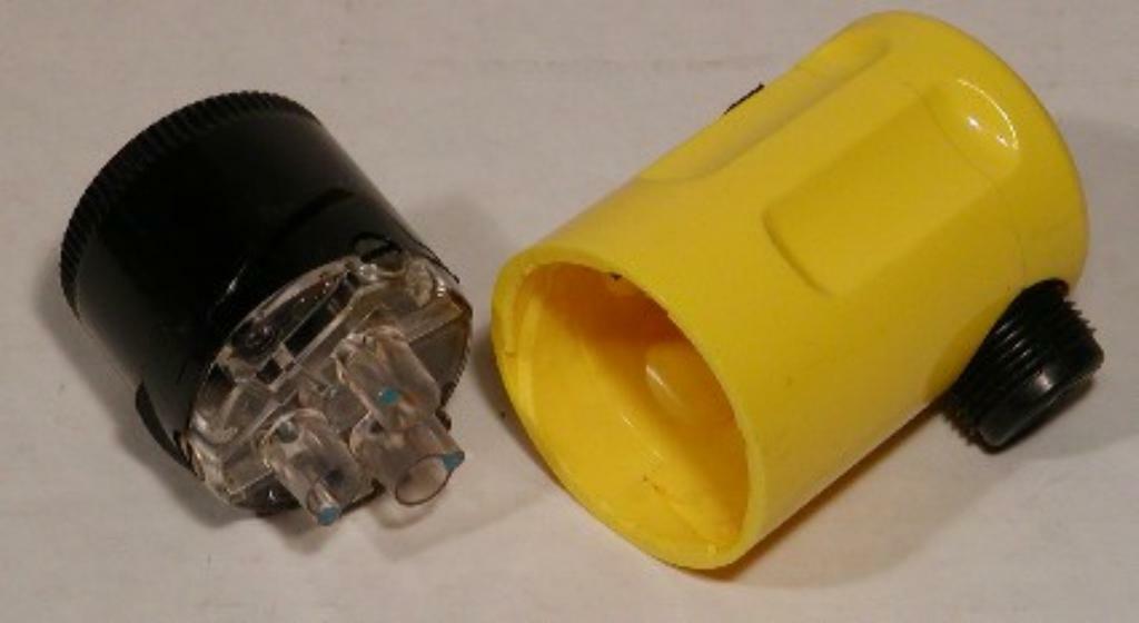 CHALLENGER SYLVANIA - Nema L9-20C - L920C - 84237-0 - YELLOW PREMA SPEC LOCKING
