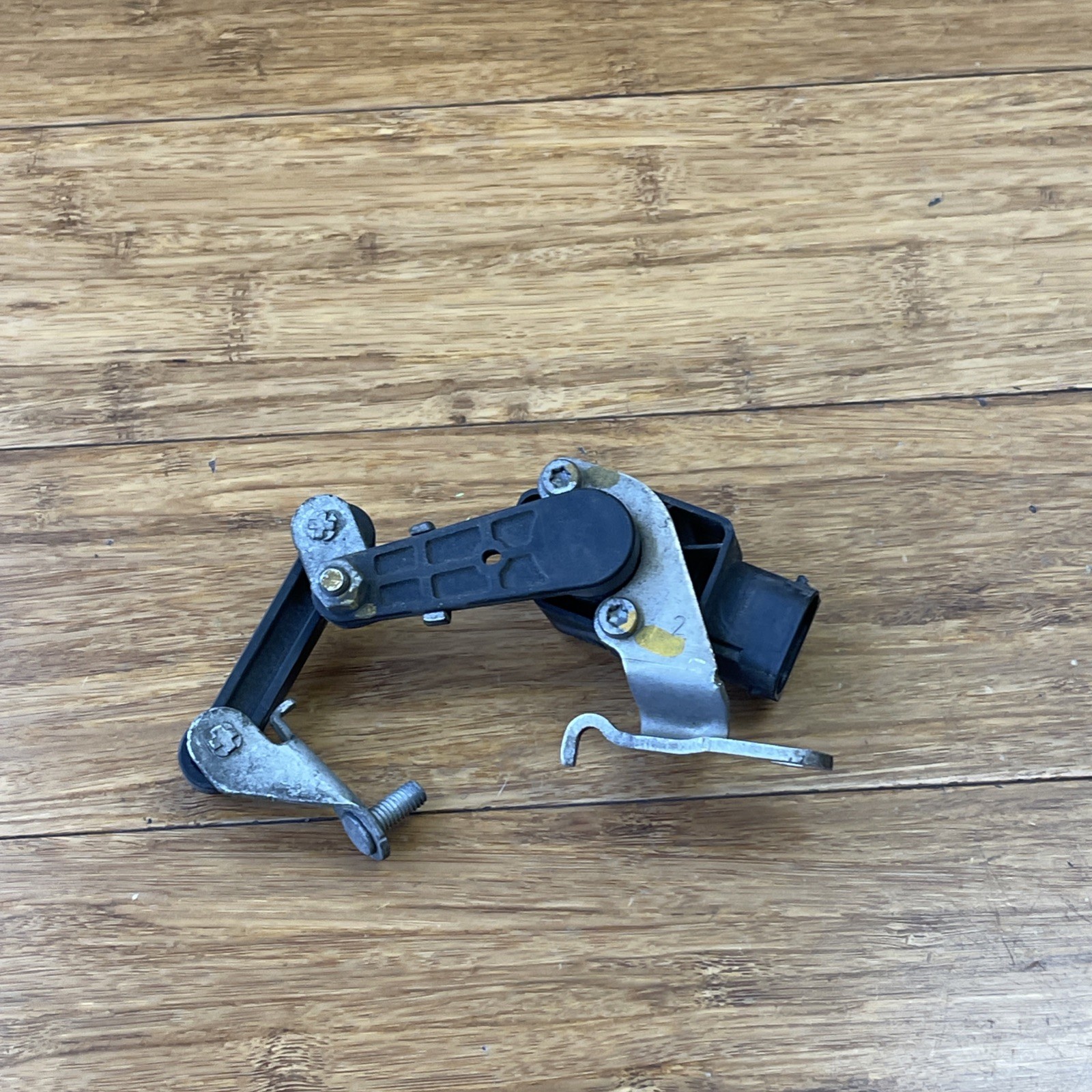 2017-2023 Rolls Royce Dawn RR6 Front Left Suspension Headlight Level Sensor OEM