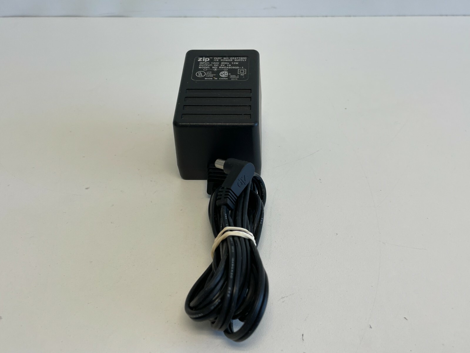 XX7:  Iomega 02477800 Zip Disk Drive Power Supply