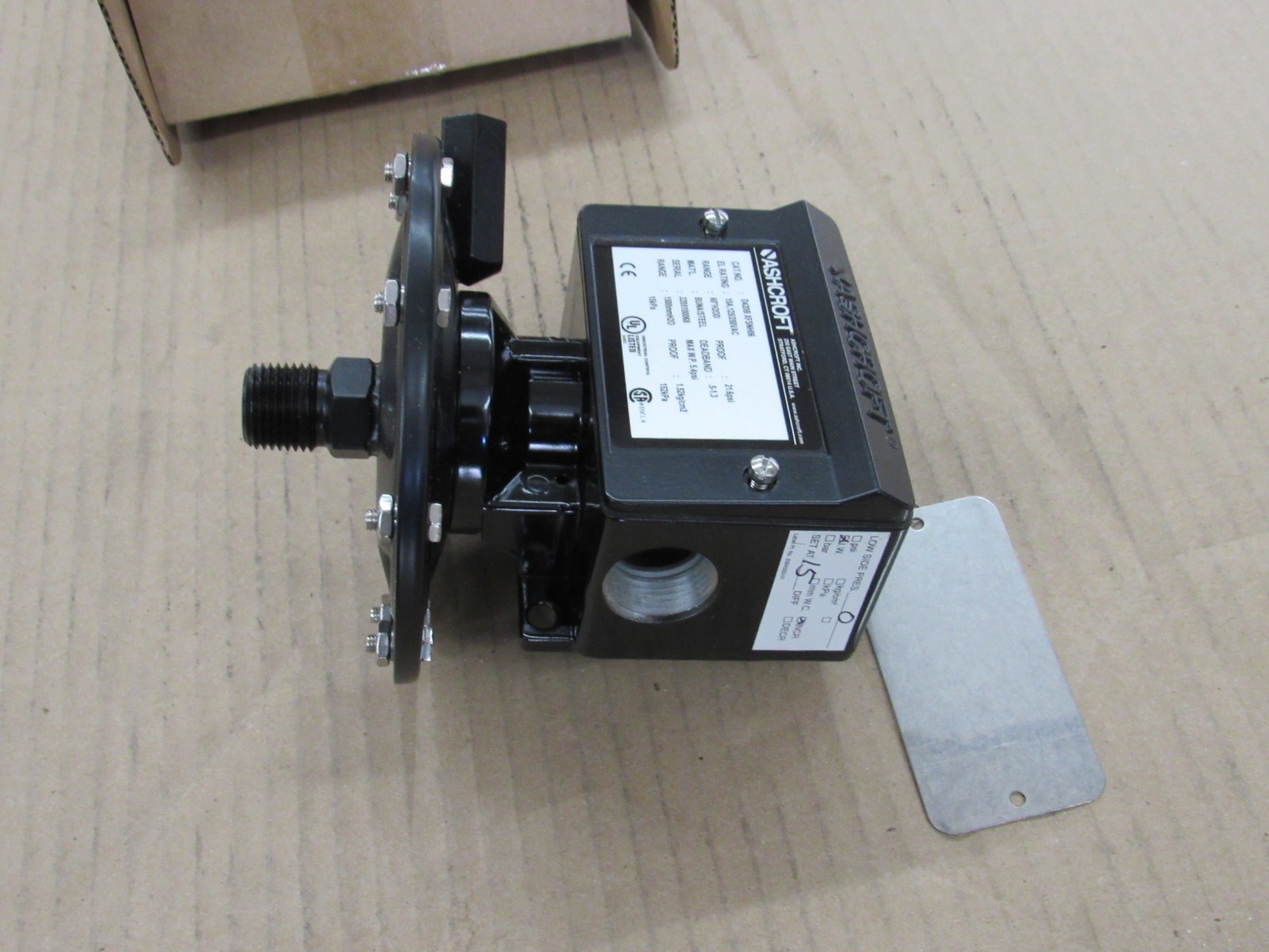 Ashcroft D420B XFSNH06 pressure switch 60"H20D
