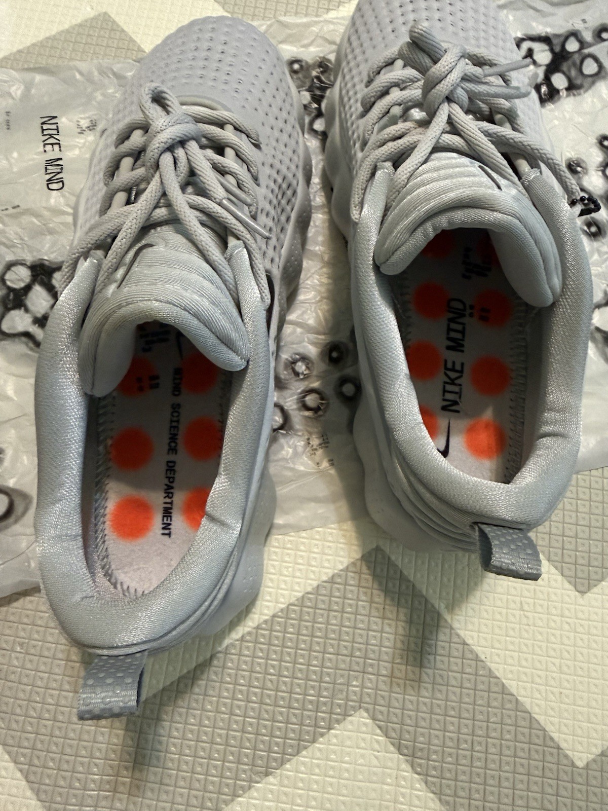 Nike Mind 002 Light Smoke Grey Chrome Men’s Size US 10
