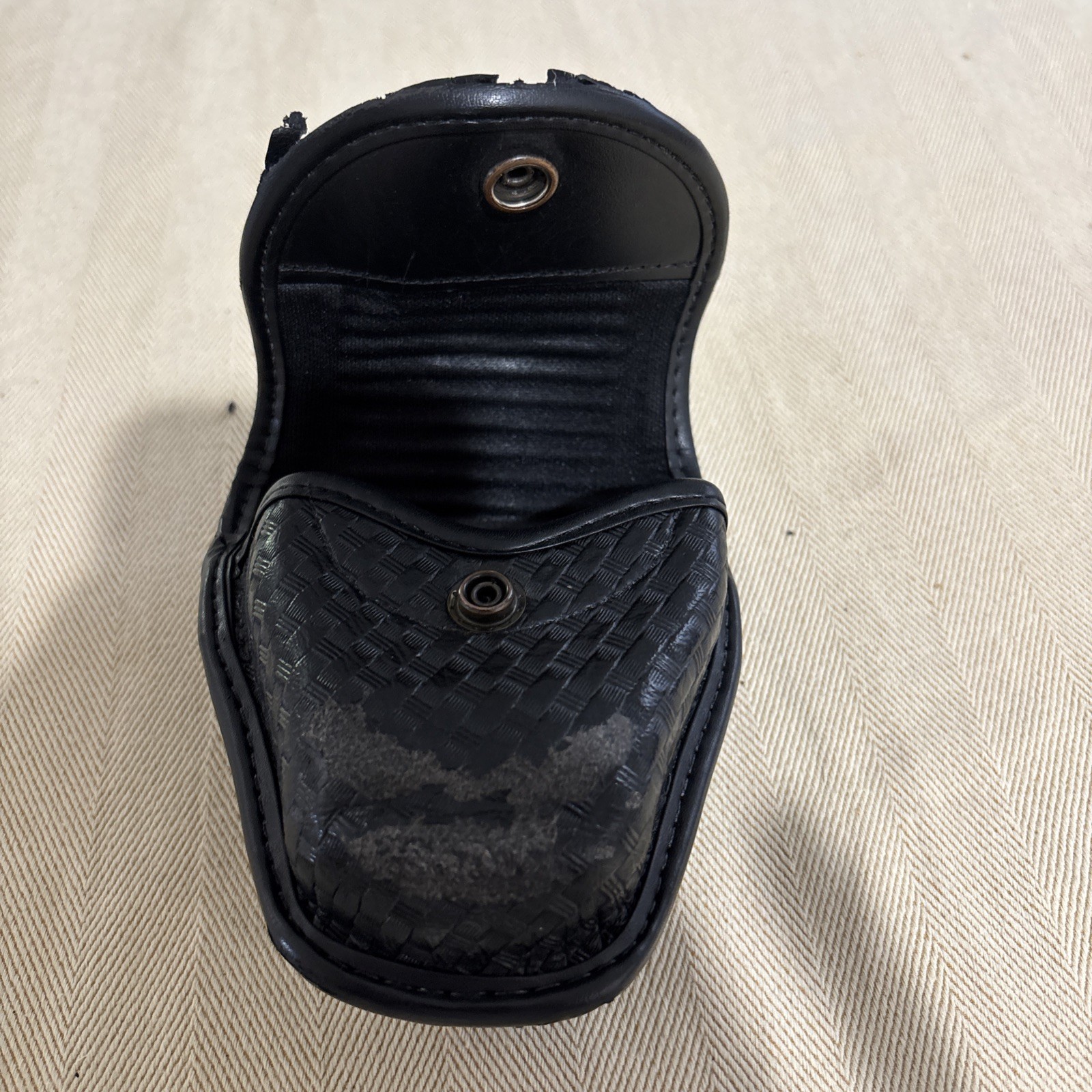 Police Trade-In AccuMold Elite by BIANCHI (NOT Size 1) Handcuff Holster USED