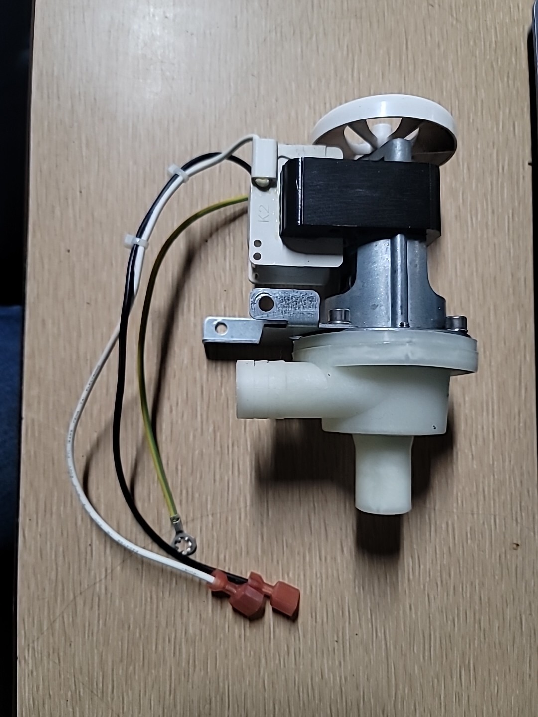 MANITOWOC ICE INC 040003291  040004347 Pump (Used) Loc 9