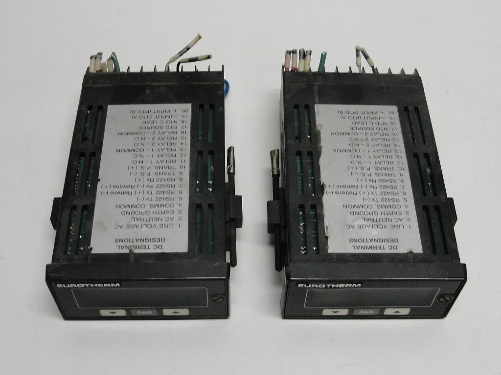 Eurotherm 842 Temperature Controllers 842/0/1/0/0/0/1 USED lot of 2