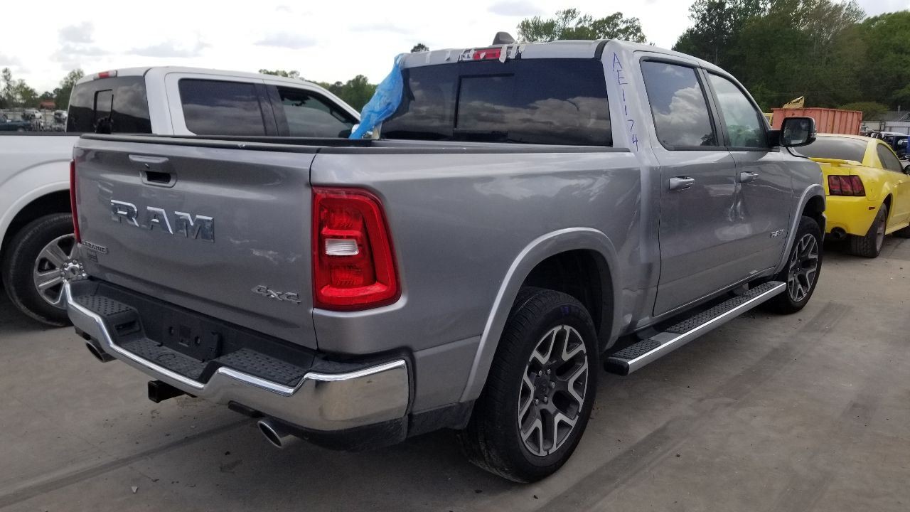 25 DODGE RAM 1500 LARAMIE 3.0L LOWER AIR SHUTTER