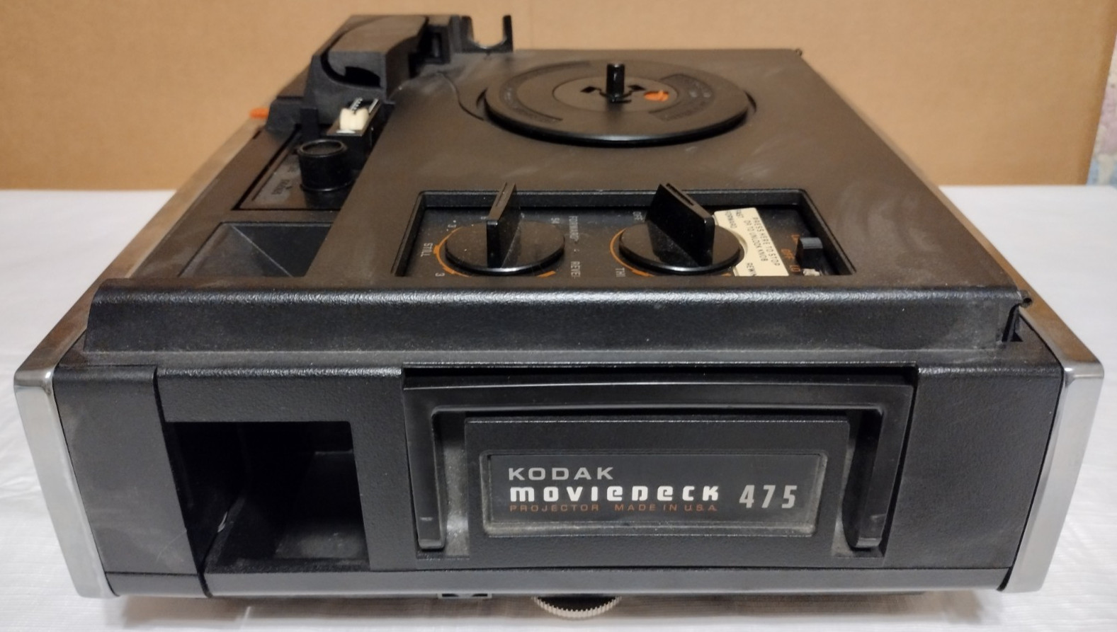 Vintage Kodak Movieneck 475 Projector (Missing Lid) (Turns On) (UNTESTED)