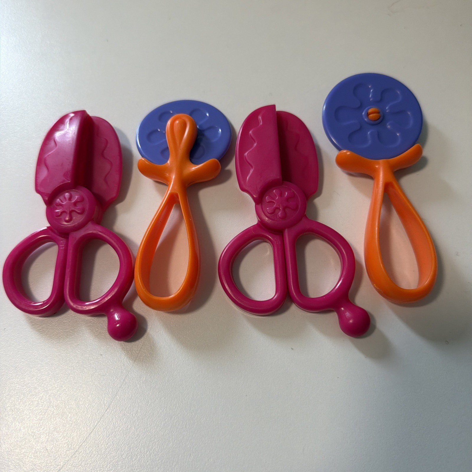 Playdoh - Play Doh -Toy Tool Cutter - Scissors and Pizza Cutter