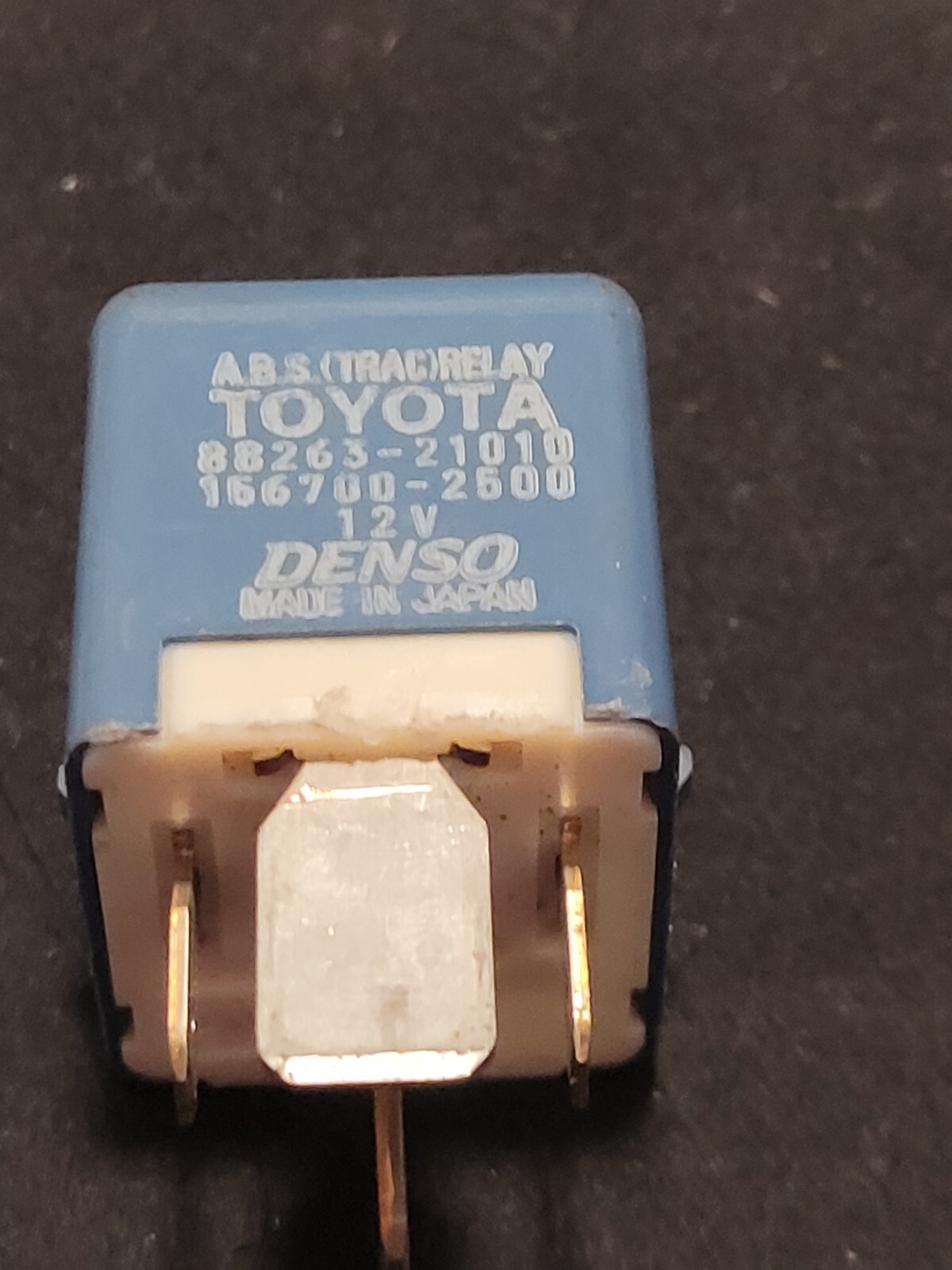 TOYOTA LEXUS SKID DYNAMICS CONTROL ABS TRAC RELAY OEM 88263-21010 156700-2500