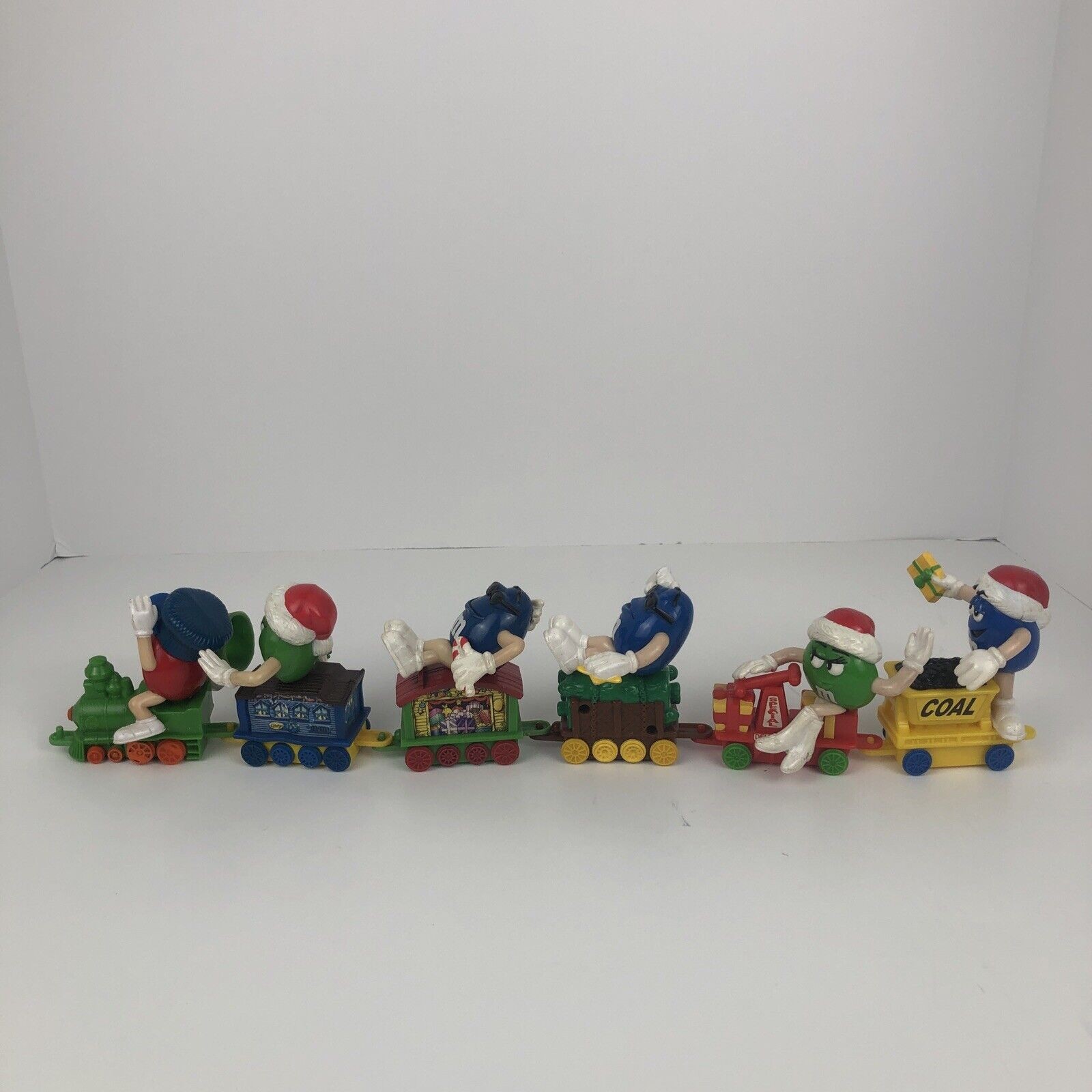 Christmas set of 6 mars M&M toy train figurines -  Missing no.3 box Car