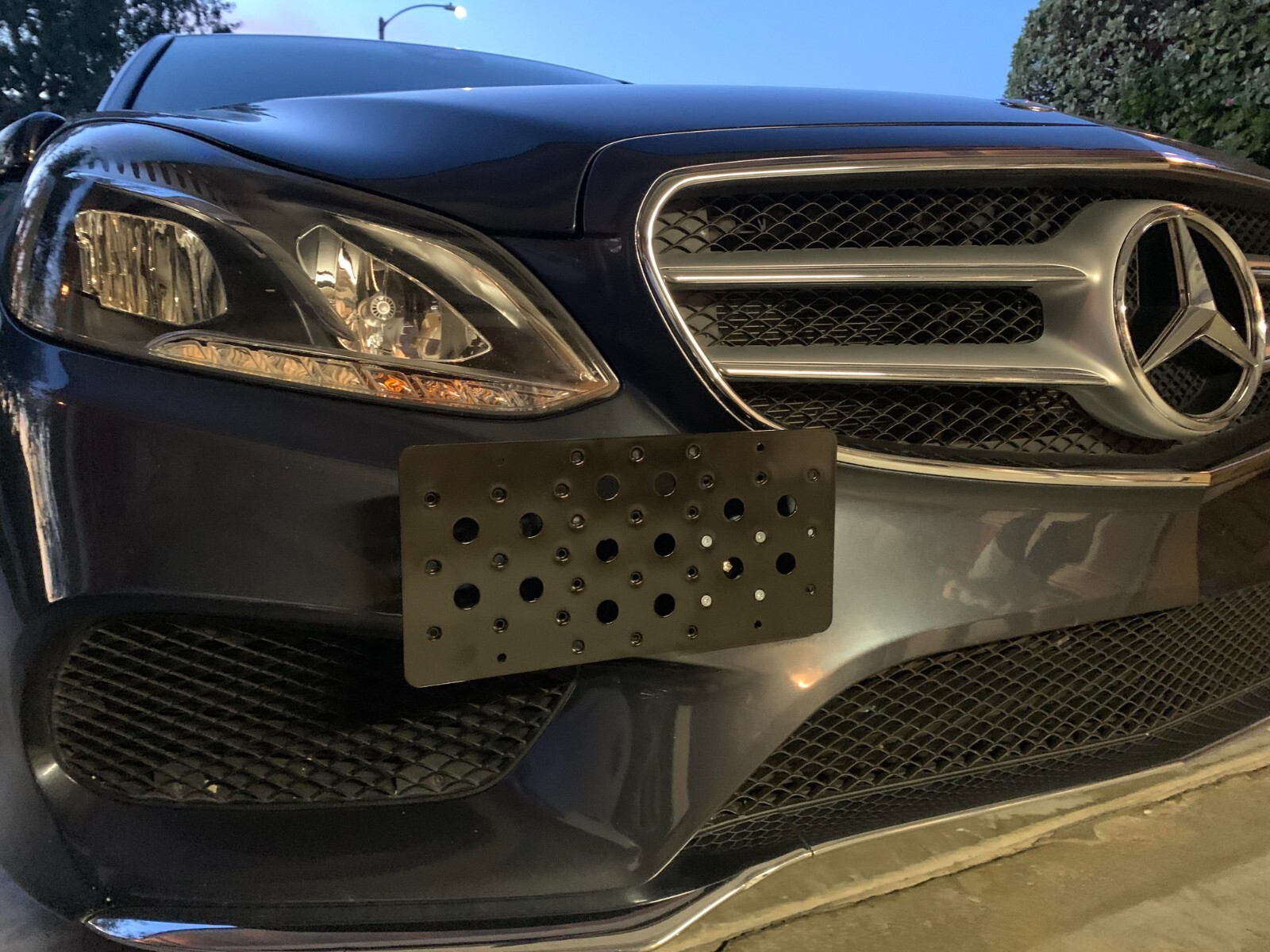 Bumper Tow Hook License Plate Mount Bracket for Mercedes E-Class W212 2010-2013