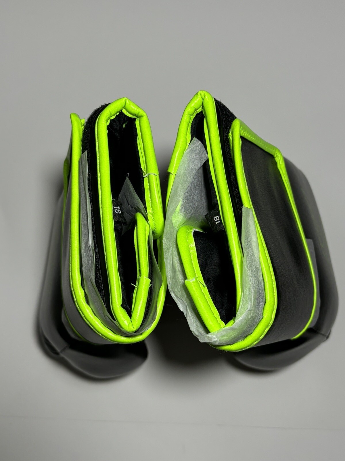 New Authentic 18 Ounce FLY Boxing Gloves SuperLoop X Line Hook/Loop Black Green