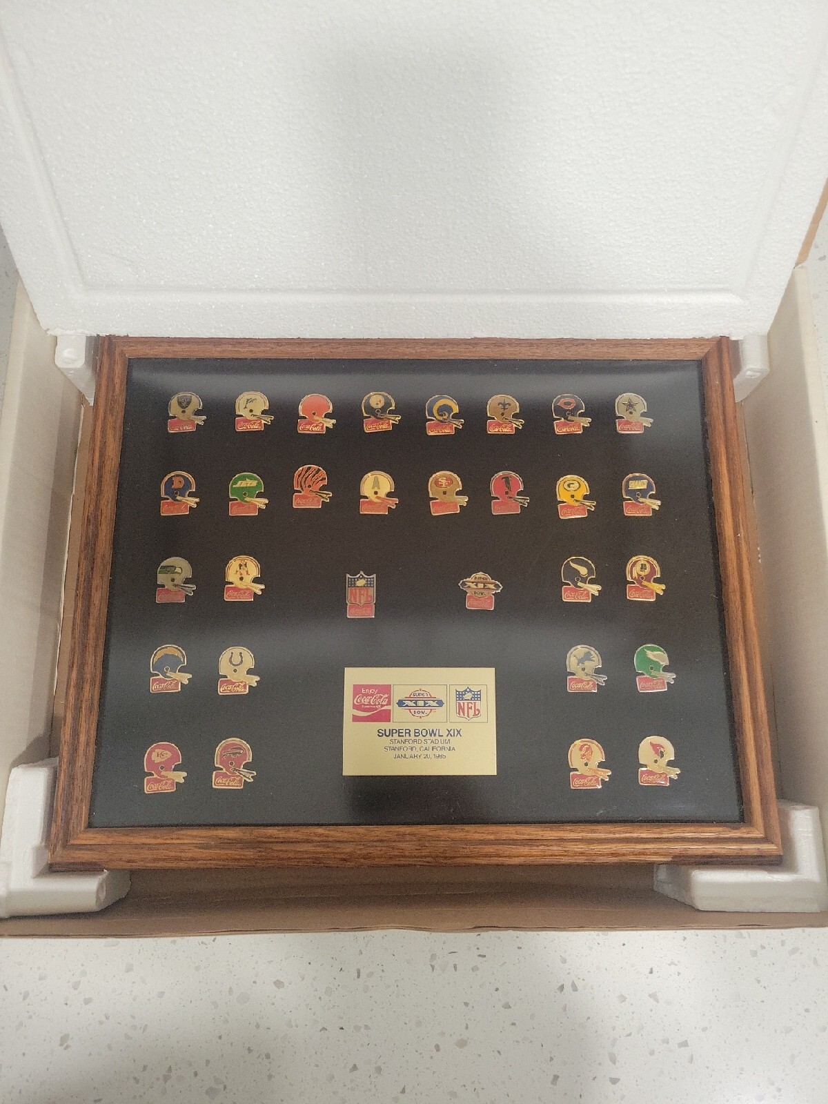 1985 Coca Cola NFL Super Bowl XIX Collection Commemorative Framed Pin Set in Box
