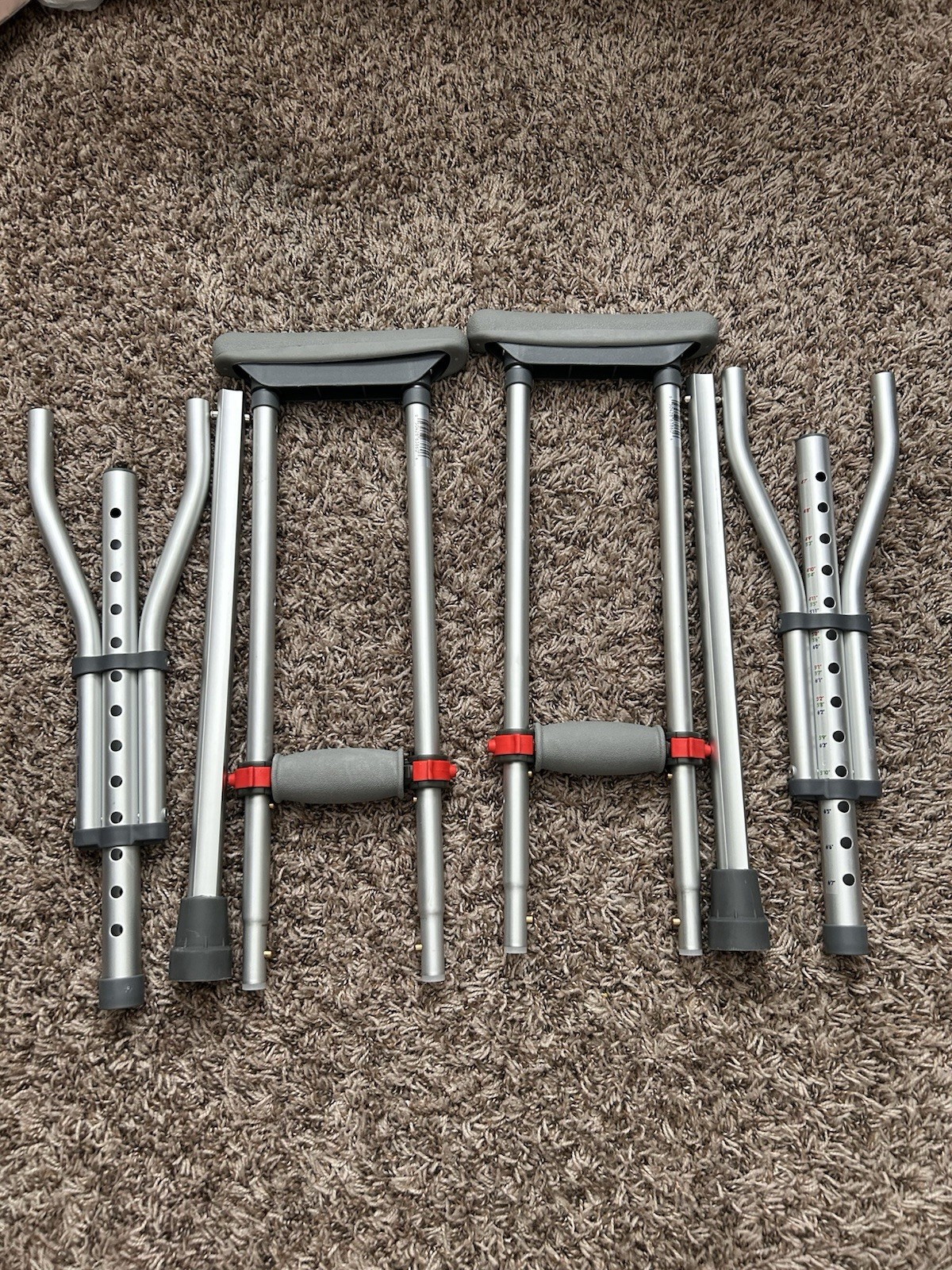 Universal Crutches 4’7-6’7 No Tools Needed ( Gray )