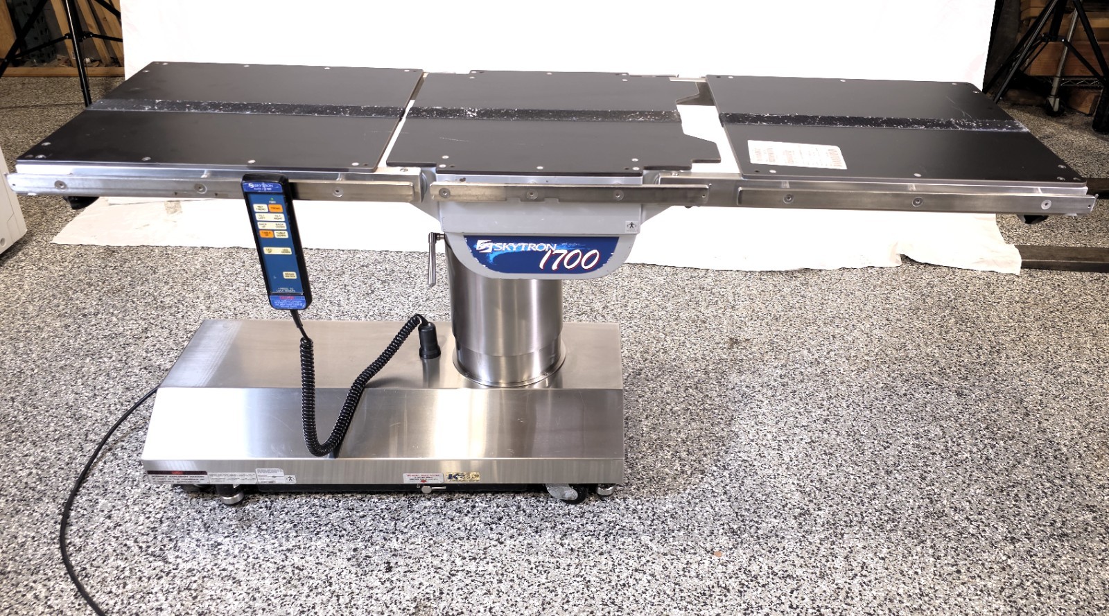 Skytron 1700 Surgical Table- Great condition! Fully functional