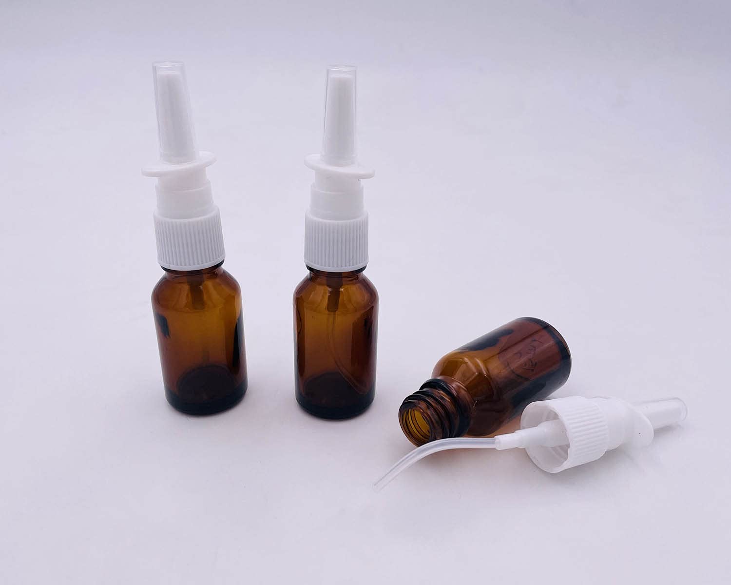 Erioctry 3Pcs 15Ml Empty Refillable Amber Glass Nasal Bottle Pump Clea