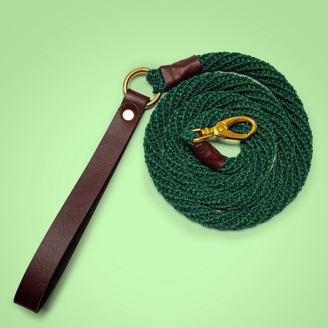 Dog Leash - Handmade with Acrylic Fiber and Genuine Leather