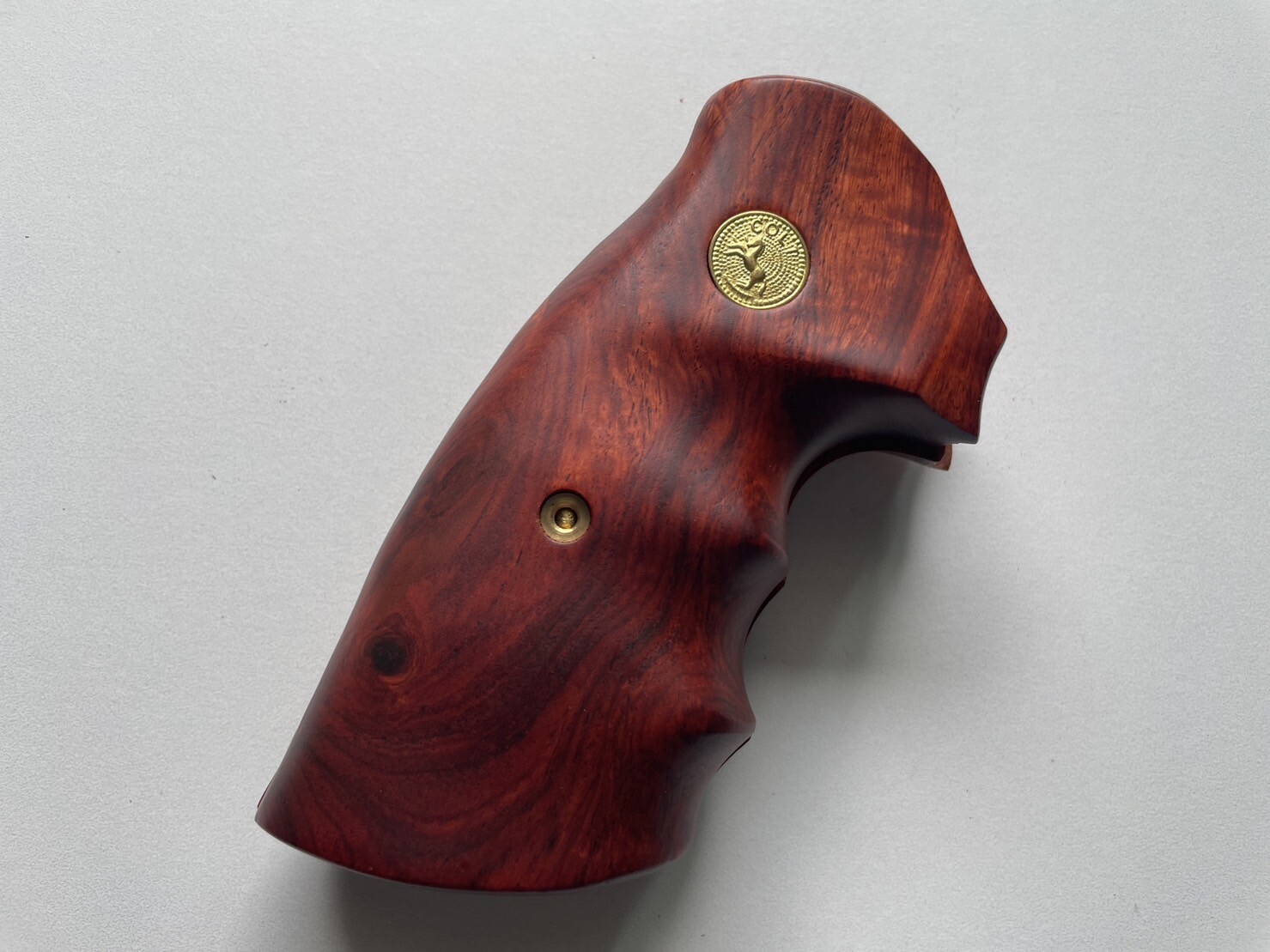 GORGEOUS GRIP FOR COLT PYTHON (I, E FRAME) SMOOTH PADAUK HARDWOOD OPEN BACK