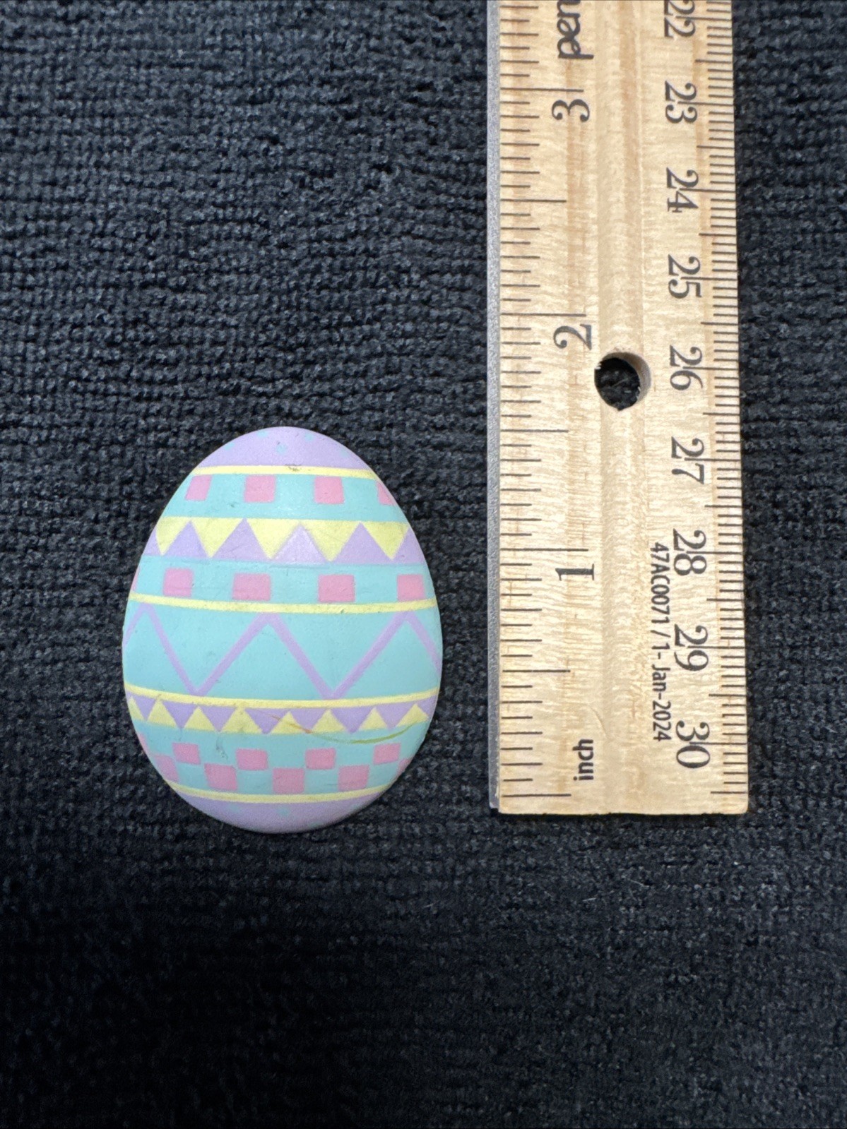 1987 Hallmark Easter Lapel Pin Paster Egg Geometric Pattern NICE