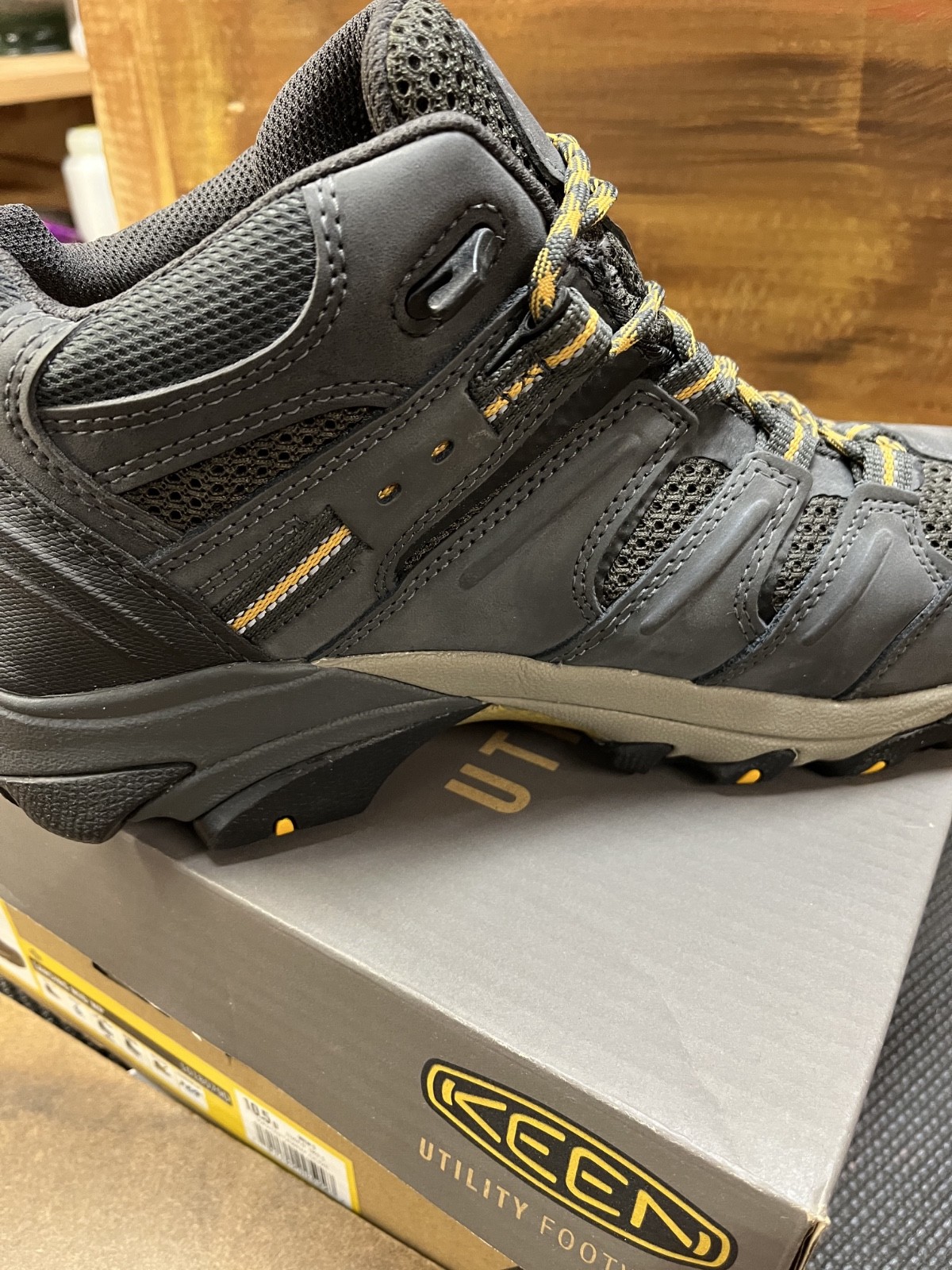 LEFT SHOE ONLY Keen Utility Lansing Mid Steel Toe WP EH Work Boot Men Size 10.5D