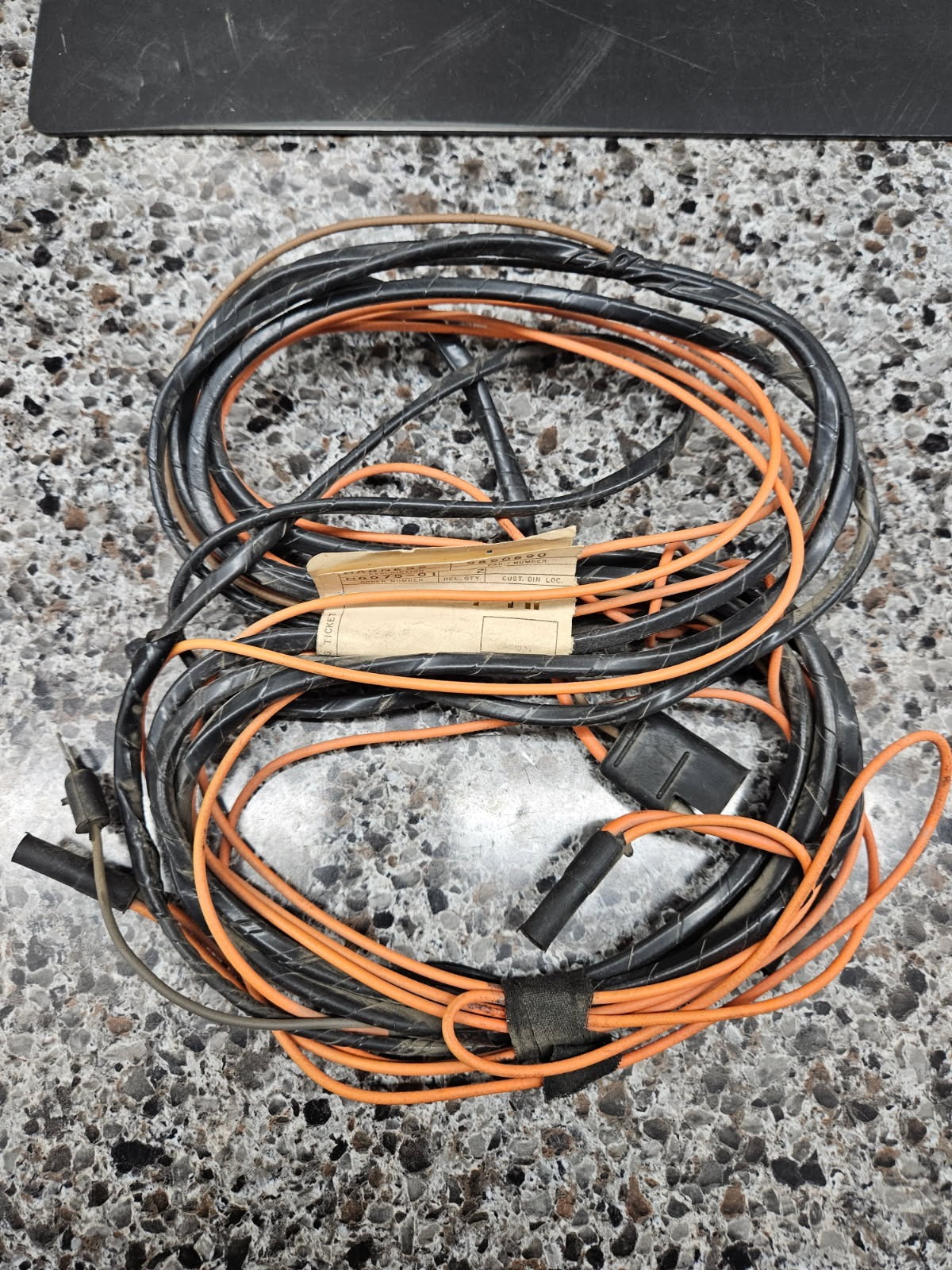 WHITE 7800 COMBINE TAIL LIGHT HARNESS W9850890