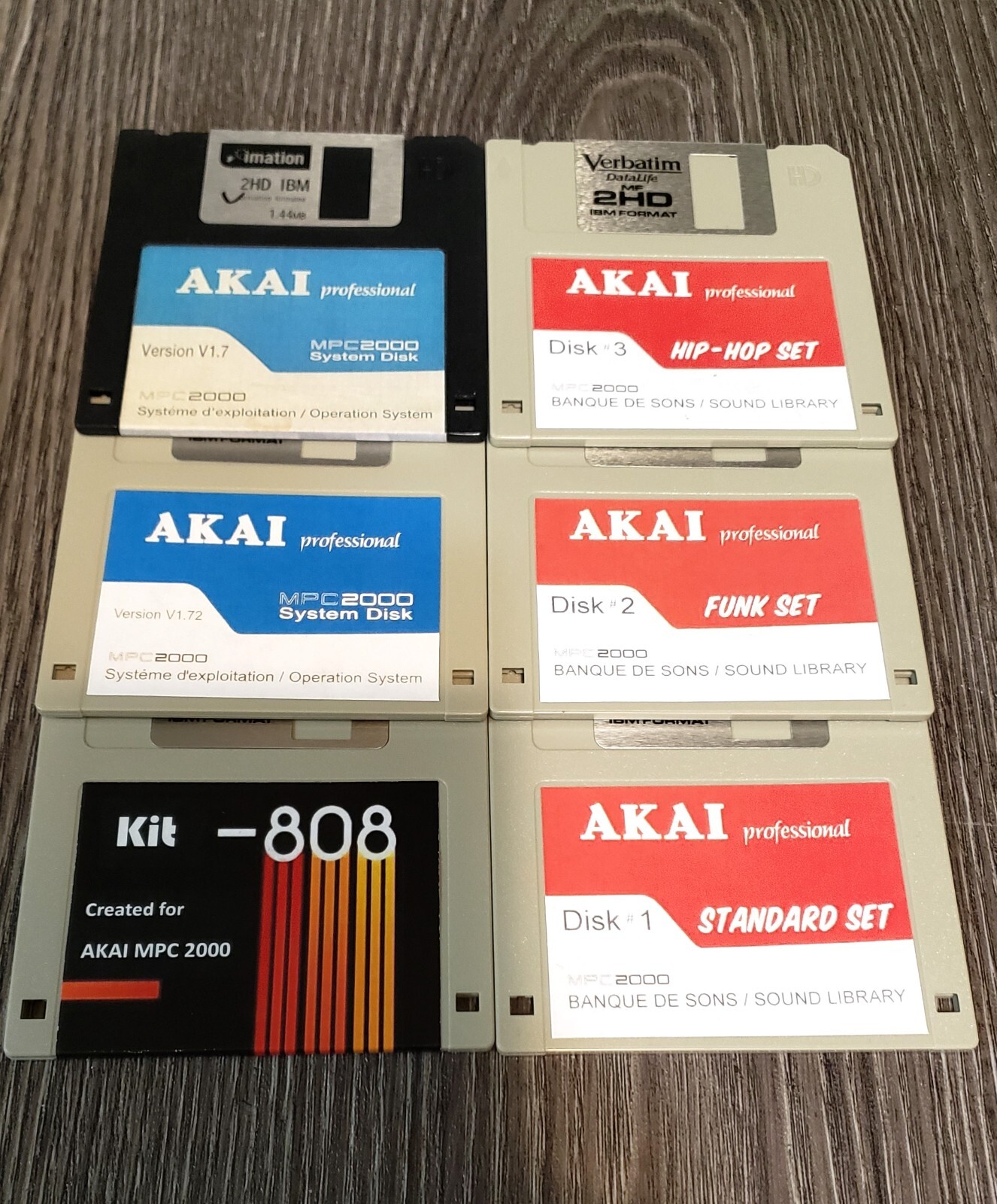 AKAI MPC 2000 OS v1.72 & OS v1.7 + 3 AKAI SOUND DISKS + 808 SOUND DISK. LOT OF 6