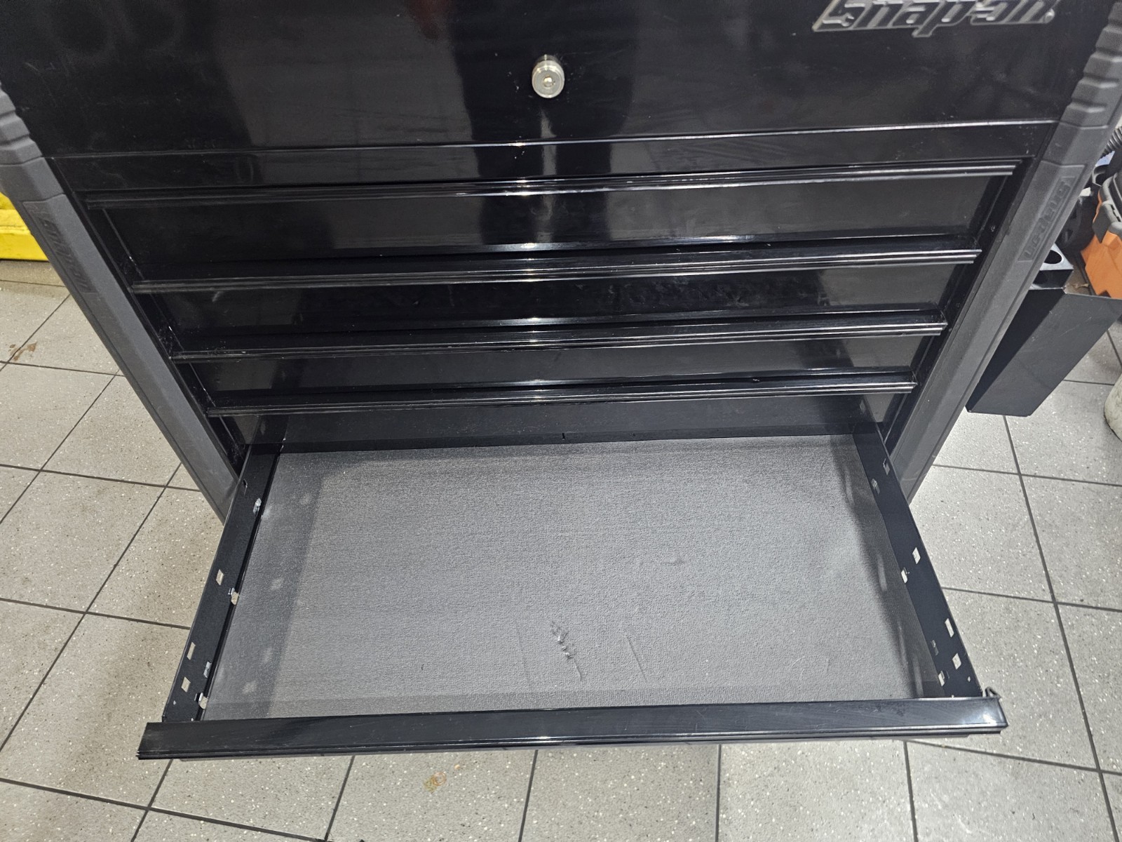 Snap On Tool Box 40 Inch Wide Split Sliding Lid Model KRSC430ABFI7