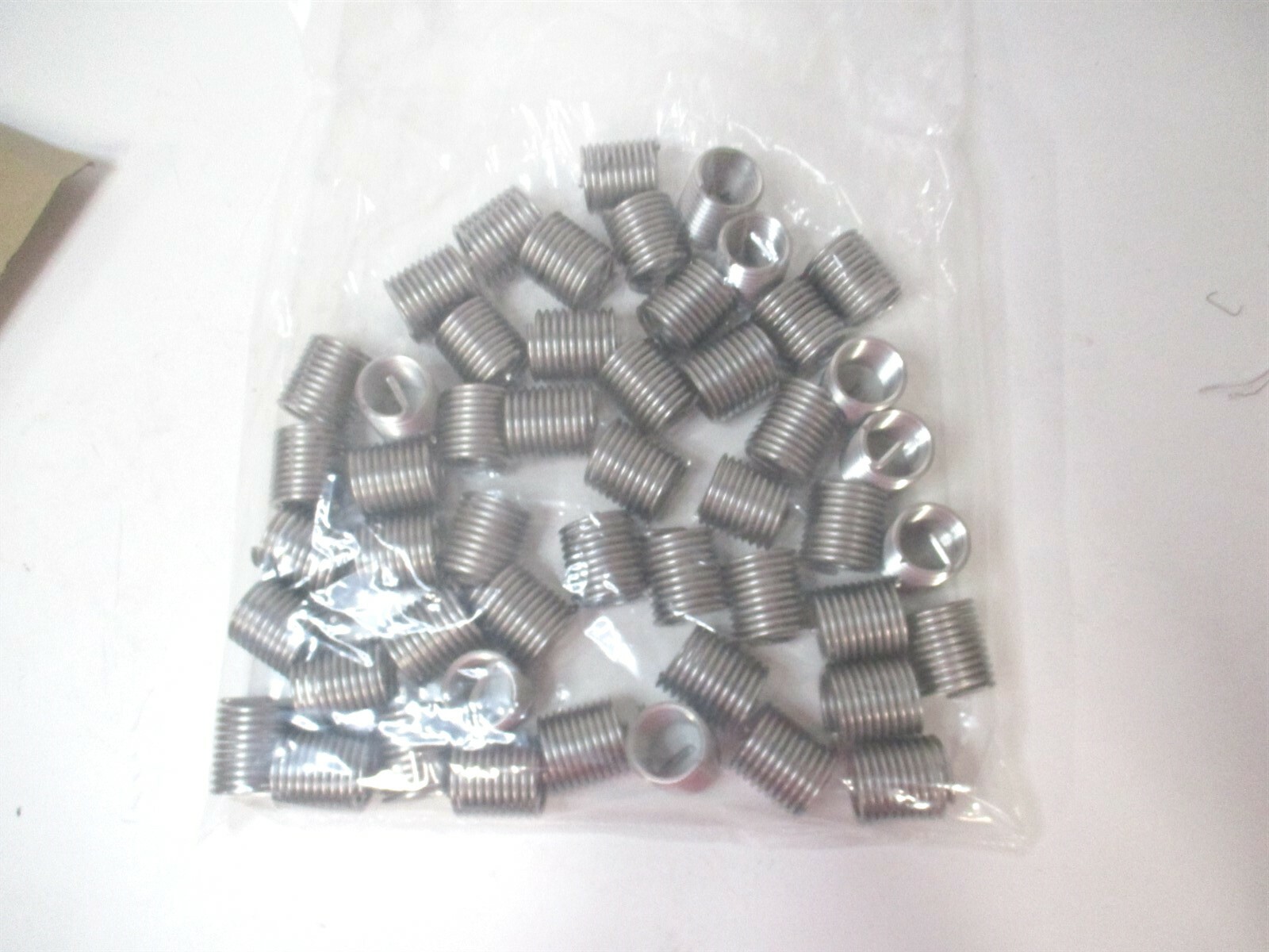 Heli-coil (A1185-16CN1500) 1-8 UNC SS Free Running Helical Insert - Lot of 50
