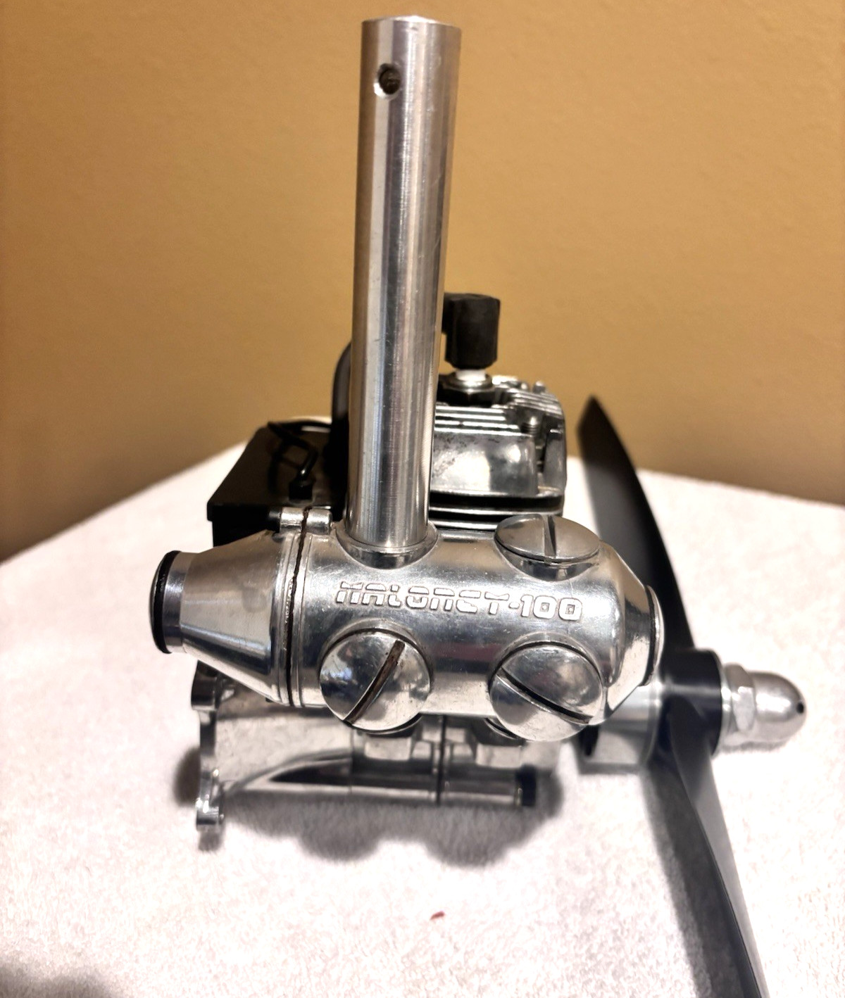 Maloney 100 RC Airplane Engine with 15" Prop