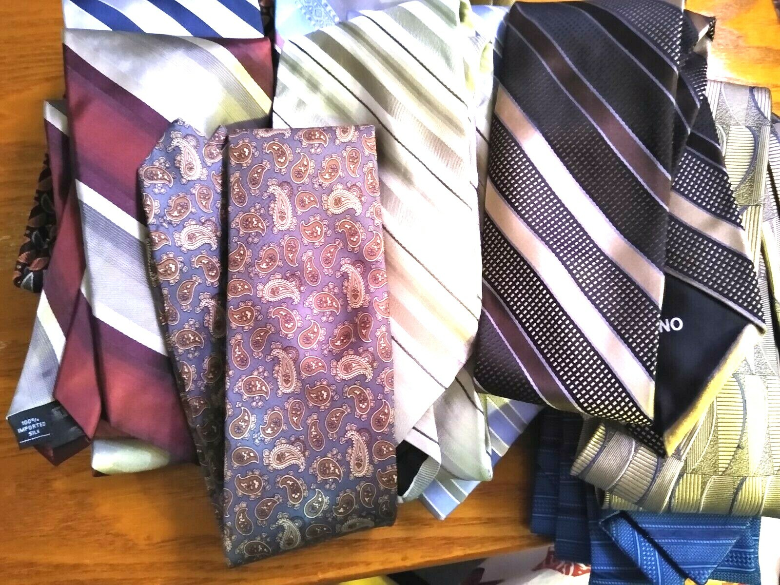 Men's Ties in different styles, colors, and prices... you choose    Q1
