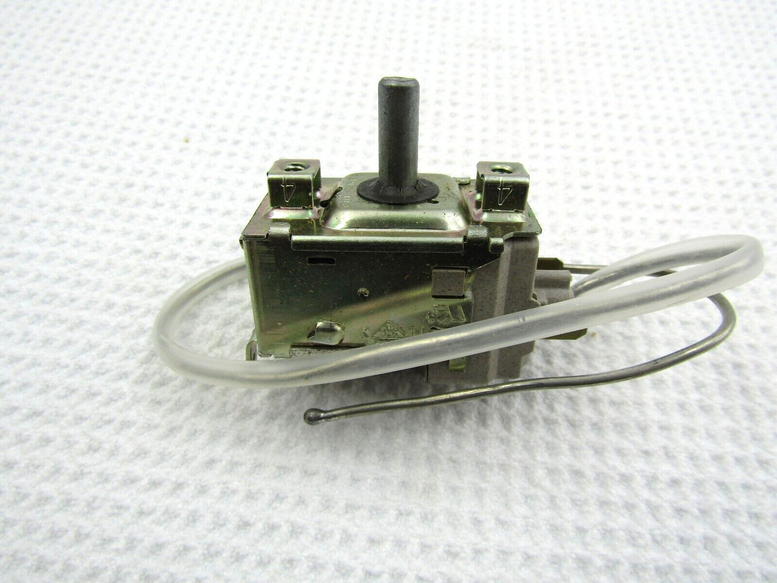 CARRIER 42303026 THERMOSTAT  *NEW*