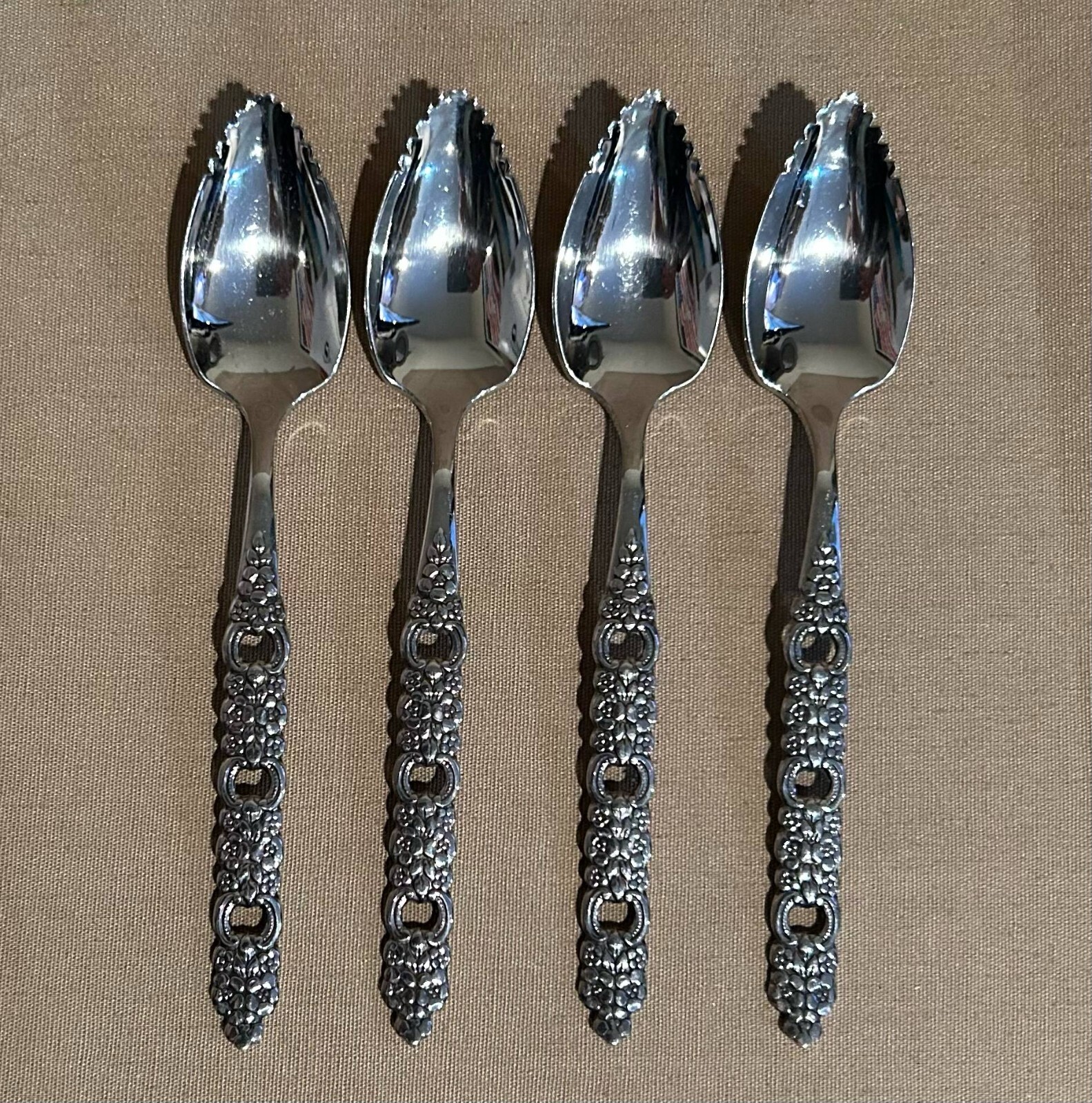 4 Oneida Community Stainless Voila Voila Stainless Grapefruit Spoons