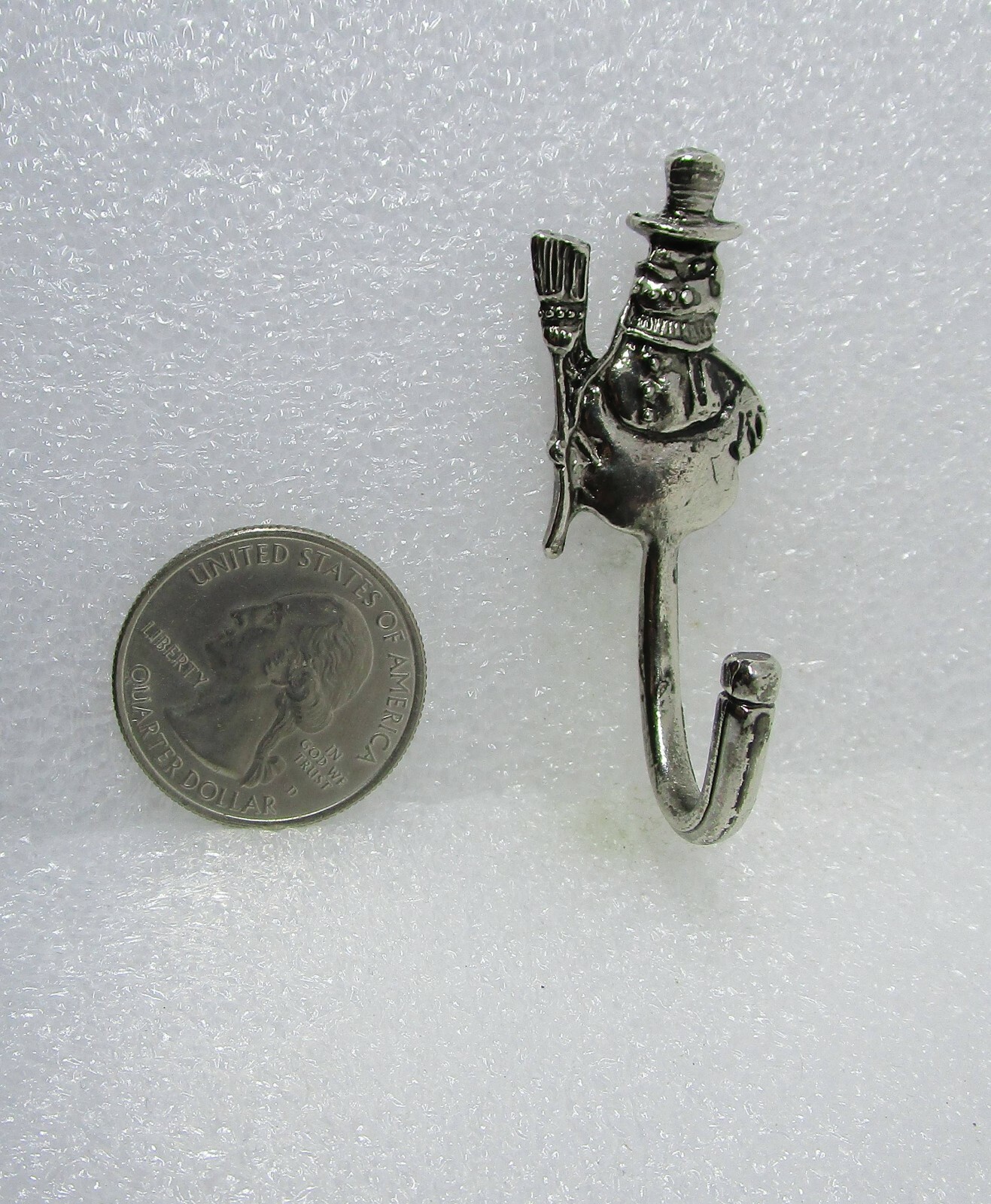 Snowman w/ Hook Pin