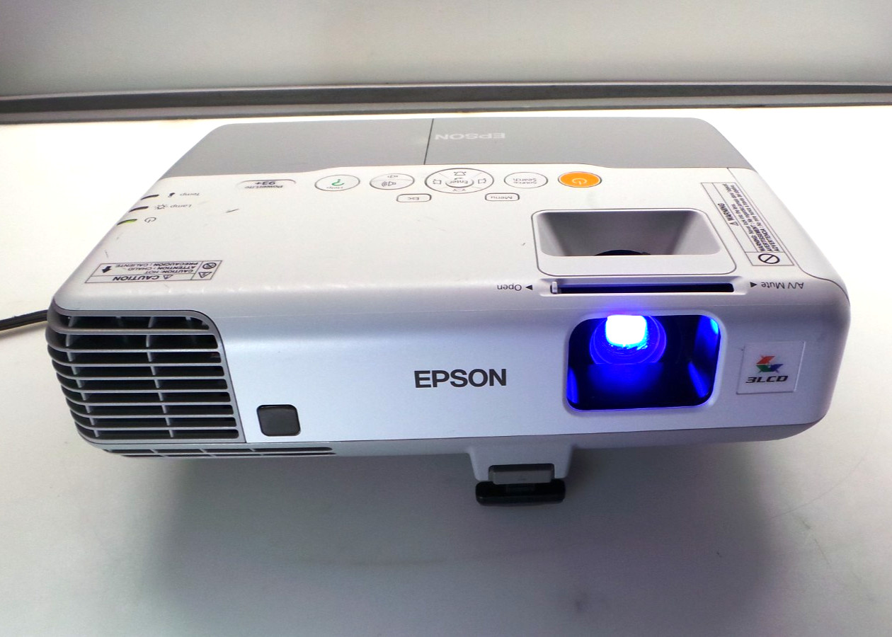 Epson PowerLite 93+ 3LCD Projector H382F - Tested - No Remote