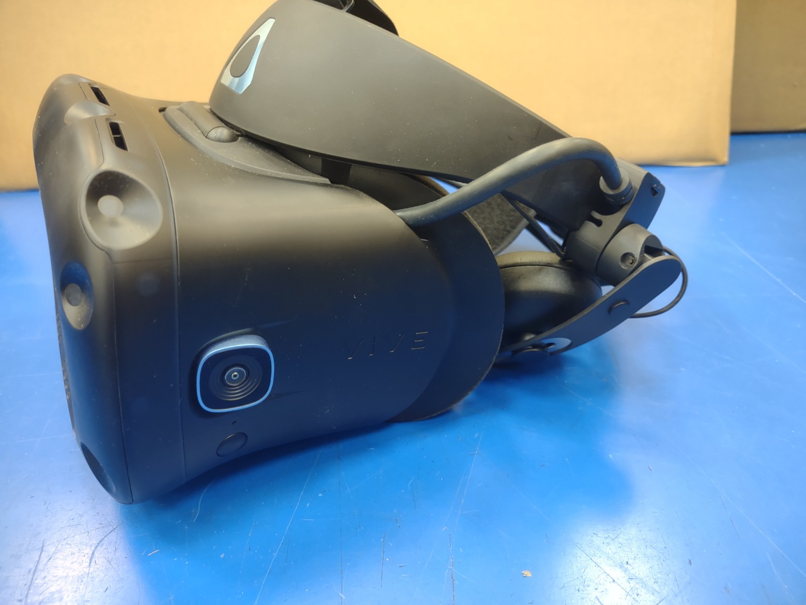 HTC VIVE Cosmos Elite Full VR Headset Kit