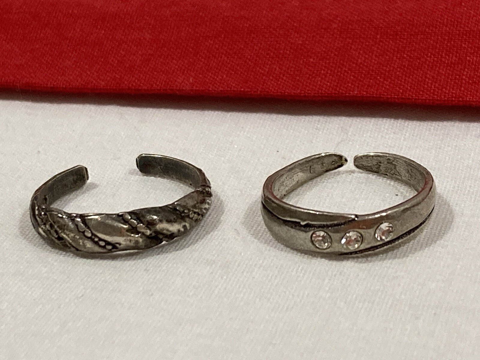 Vintage 925 Sterling Silver Diagonal Line Cubic Zirconia Theme TOE RING LOT 2