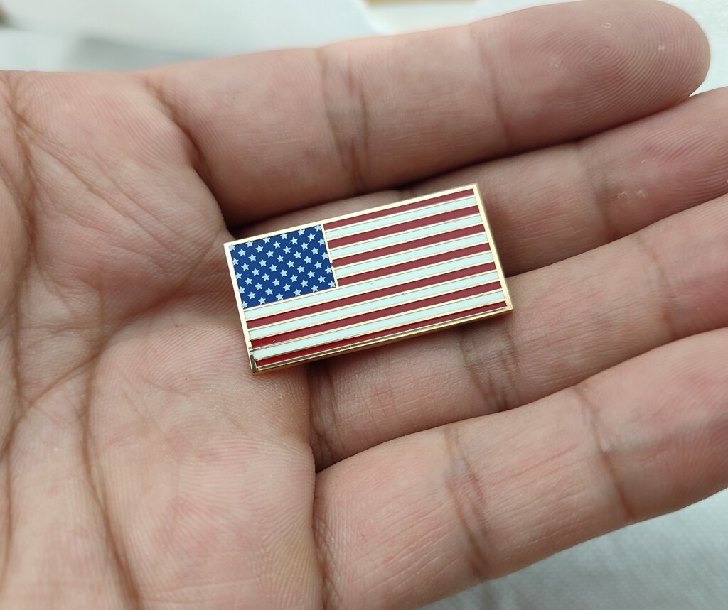 US MILITARY UNITED STATES FLAG METAL PIN BADGE MINI LAPEL PIN INSIGNIA -chho981