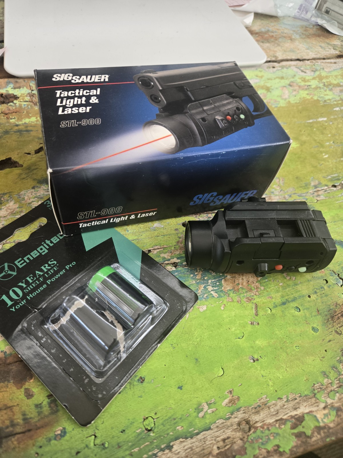 Sig Sauer STL-900 Tactical Light & Red Laser w/Strobe incl. 2 batteries