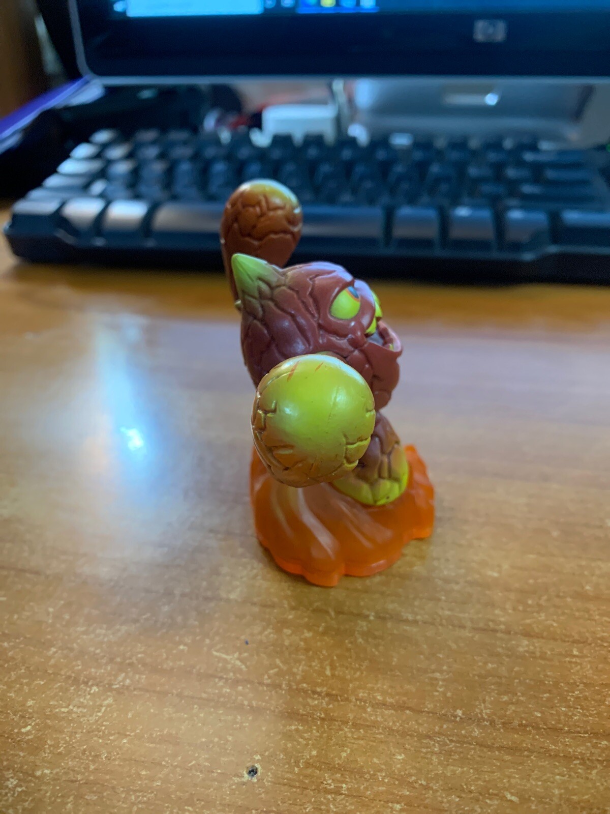 ☆ ERUPTOR LIGHTCORE ~ FIRE ELEMENT ☆ SKYLANDERS GIANTS FIGURE