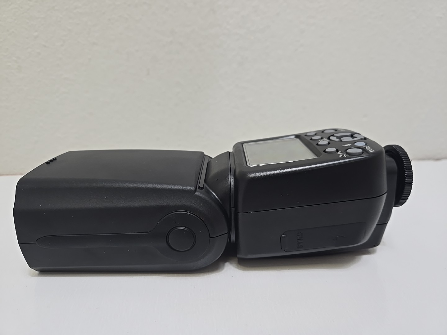 Sunpak DF4000U External Flash Canon & Nikon Cameras DSLR *READ DESCRIPTION*