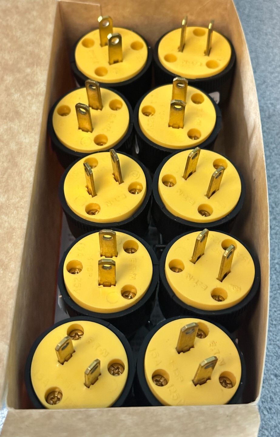 NEW LOT OF 10 EATON 1723-BOX Rubber Plug w/Cord Clamp Black 15A 125V 2Pole 2Wire