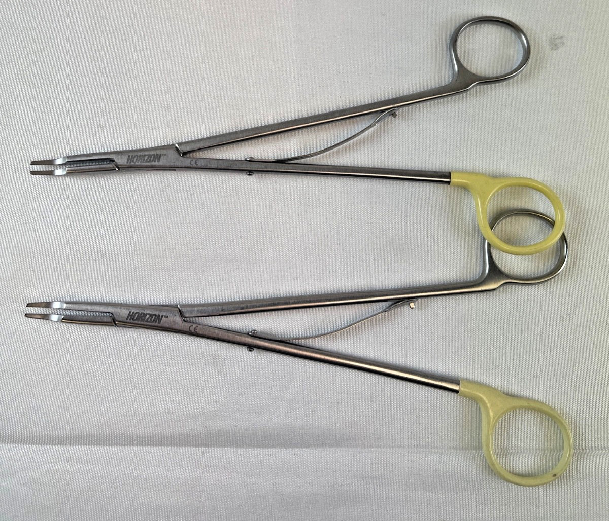 Pair of Pilling Weck 137081 Horizon Open Ligating Curved Small 8" Clip Appliers