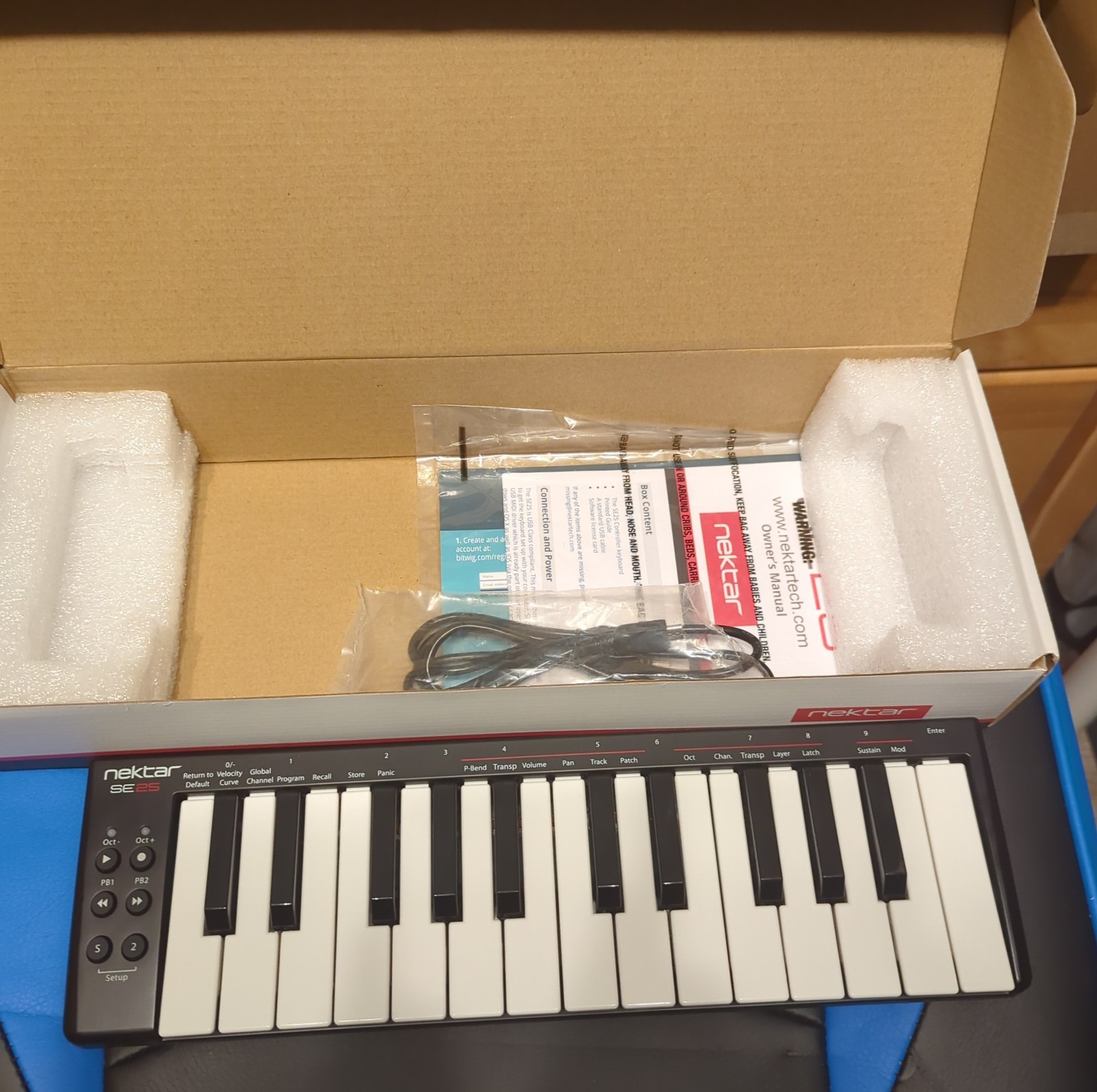 Nektar SE25 MIDI Keyboard Controller USB Wired 25 Mini Keys Portable Black Boxed
