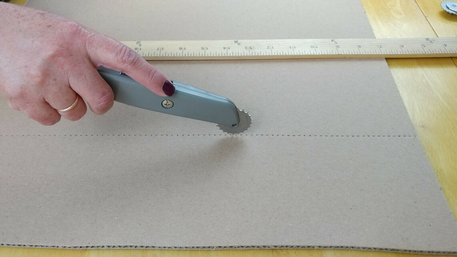 scoring board & cutter, new box maker or resize 2 in 1
