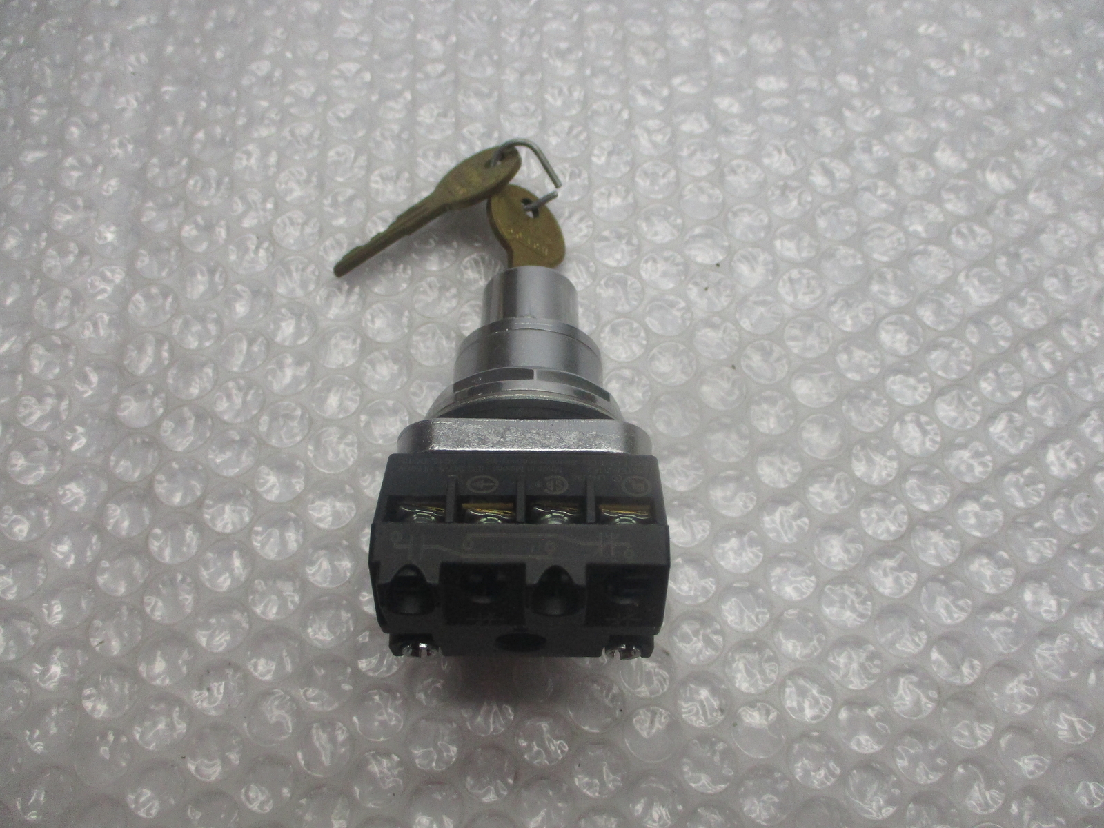 SIEMENS 528C6AE SELECTOR SWITCH W/KEY NSNP