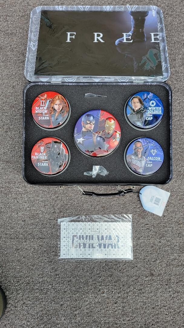 2016 NIB Silver Marvel Captain America Civil War  Silver Proof Lunchbox Set