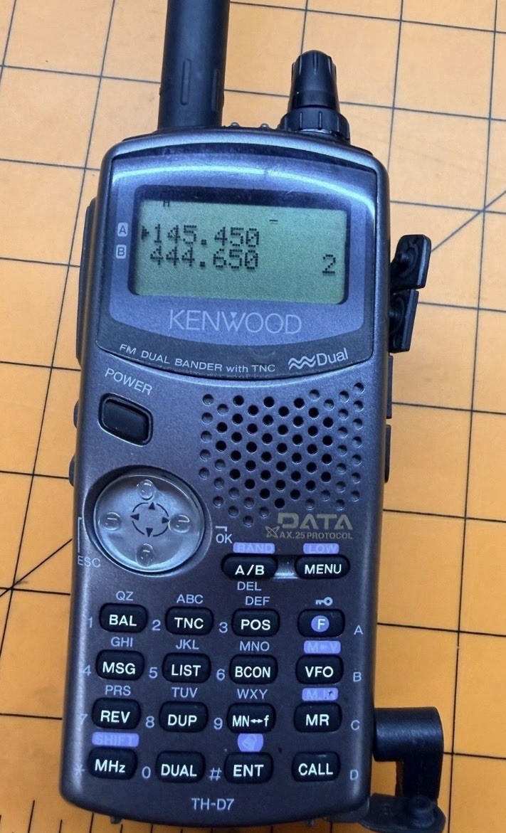 Kenwood TH-D7A Dual Band FM Handheld Radio Sky Command TNC APRS Full Duplex